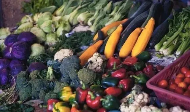 【農(nóng)業(yè)模式雜談】美國打擊世界的武器不是核武器，而是農(nóng)產(chǎn)品！那么,中國農(nóng)業(yè)應(yīng)有的戰(zhàn)略又是什么呢..