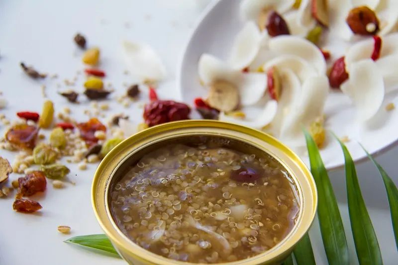 【每周優(yōu)品】排毒養(yǎng)顏，都在這壹碗藜麥百合羹。