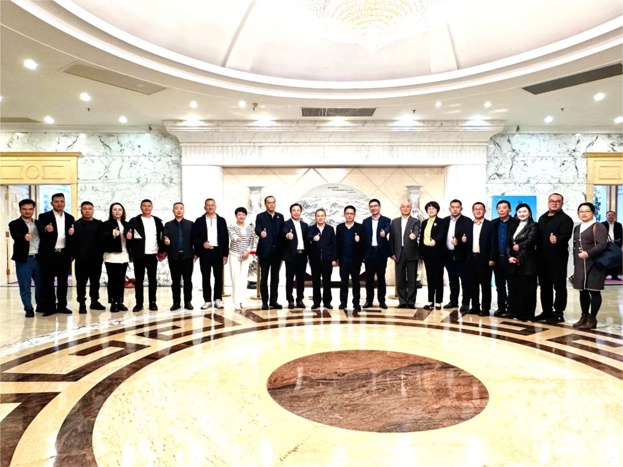 【協(xié)會(huì)動(dòng)態(tài)】市工商聯(lián)組織企業(yè)家赴汕頭、潮州參加“百會(huì)助百縣 萬企興萬村” 暨助力產(chǎn)業(yè)轉(zhuǎn)移投資考察活動(dòng)